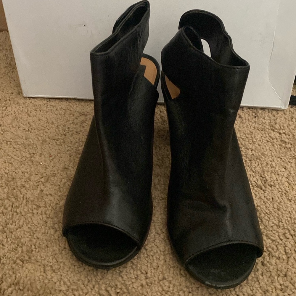 Steve Madden, open ankle and open toe black booties